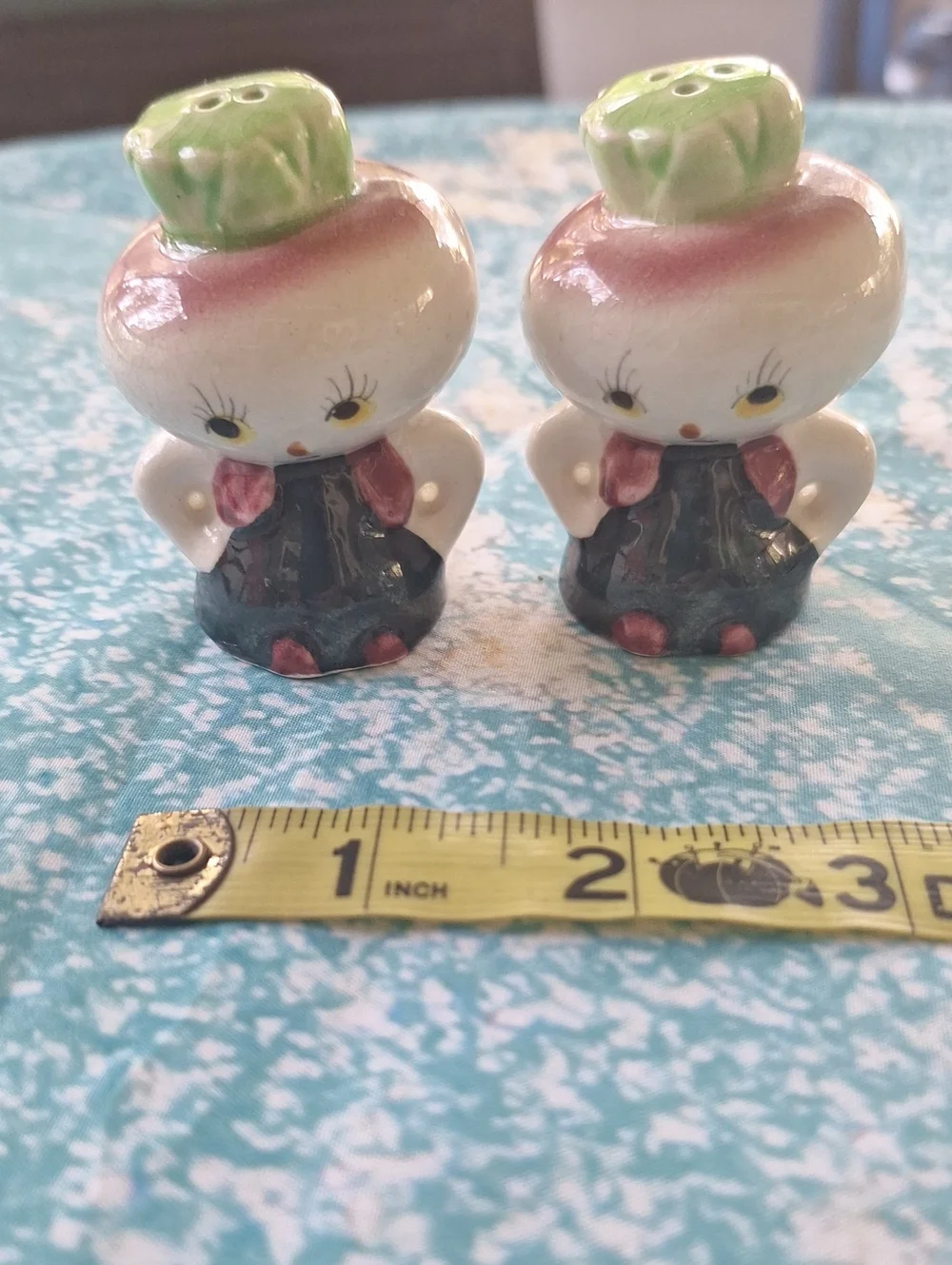 Anthropomorphic Vintage Cute Green-Hat Ceramic Radish Salt and Pepper Shaker Set